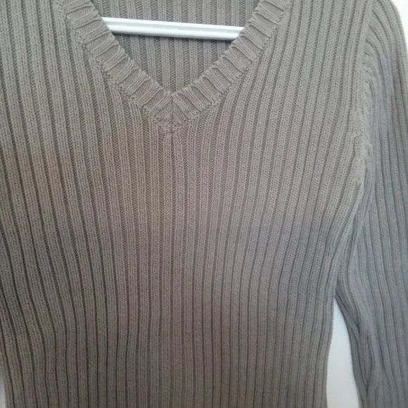 LOGG Ribbed V Neck Cropped Sweater - Picture 3 of 11